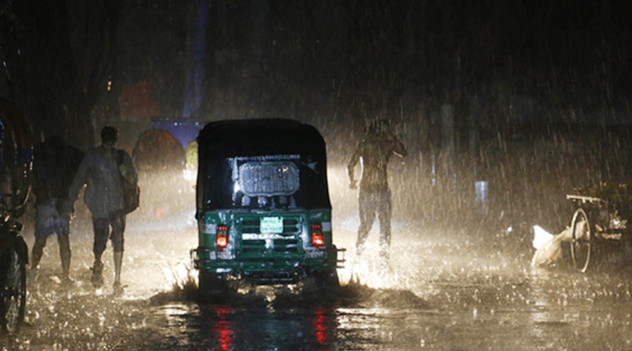 ঢাকায় ৬ ঘণ্টায় ৩২ মিলিমিটার বৃষ্টিপাত