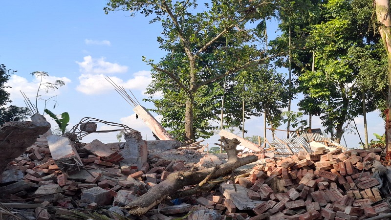 জালিয়াতি চক্রের ফাঁদে নিঃস্ব দুই পরিবার