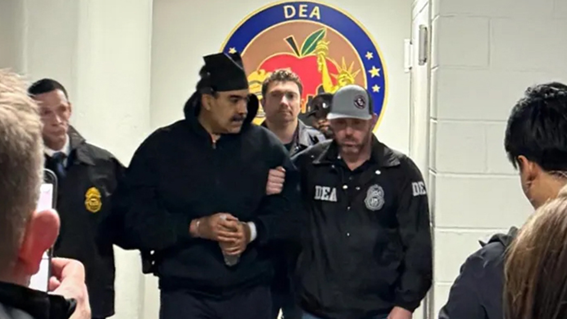 আমি এখনও ভেনিজুয়েলার রাষ্ট্রপ্রধান, ভেনিজুয়েলার আদালতে মাদুরো