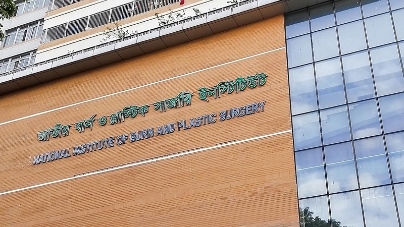 দাউদকান্দিতে গ্যাস লাইনে বিস্ফোরণ, একই পরিবারের দগ্ধ ৪