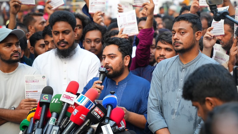 স্বরাষ্ট্র ও জ্বালানি মন্ত্রীকে অবিলম্বে পদত্যাগ করতে হবে: নাহিদ
